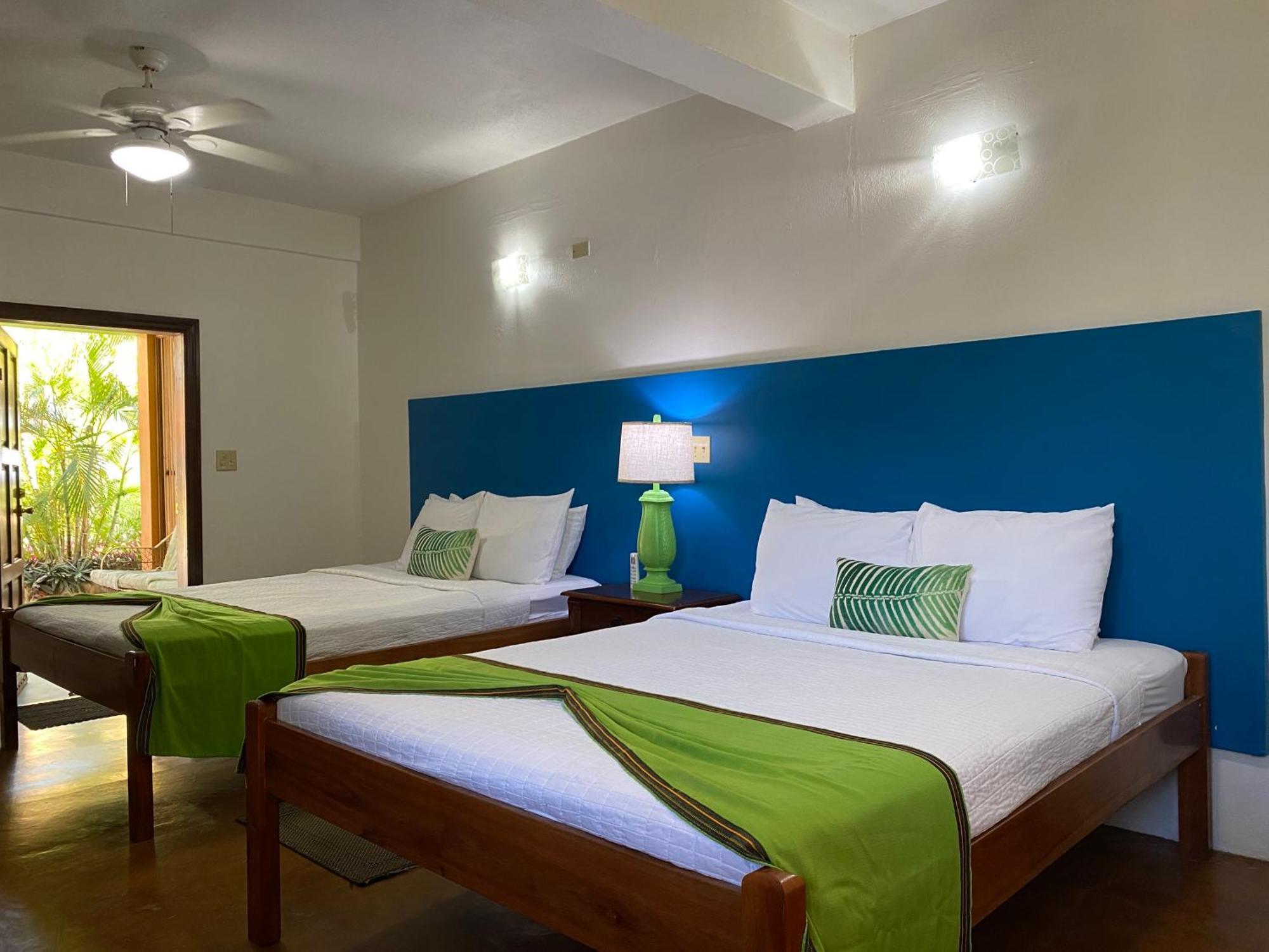 Coconut Row Boutique Hotel Hopkins Room photo