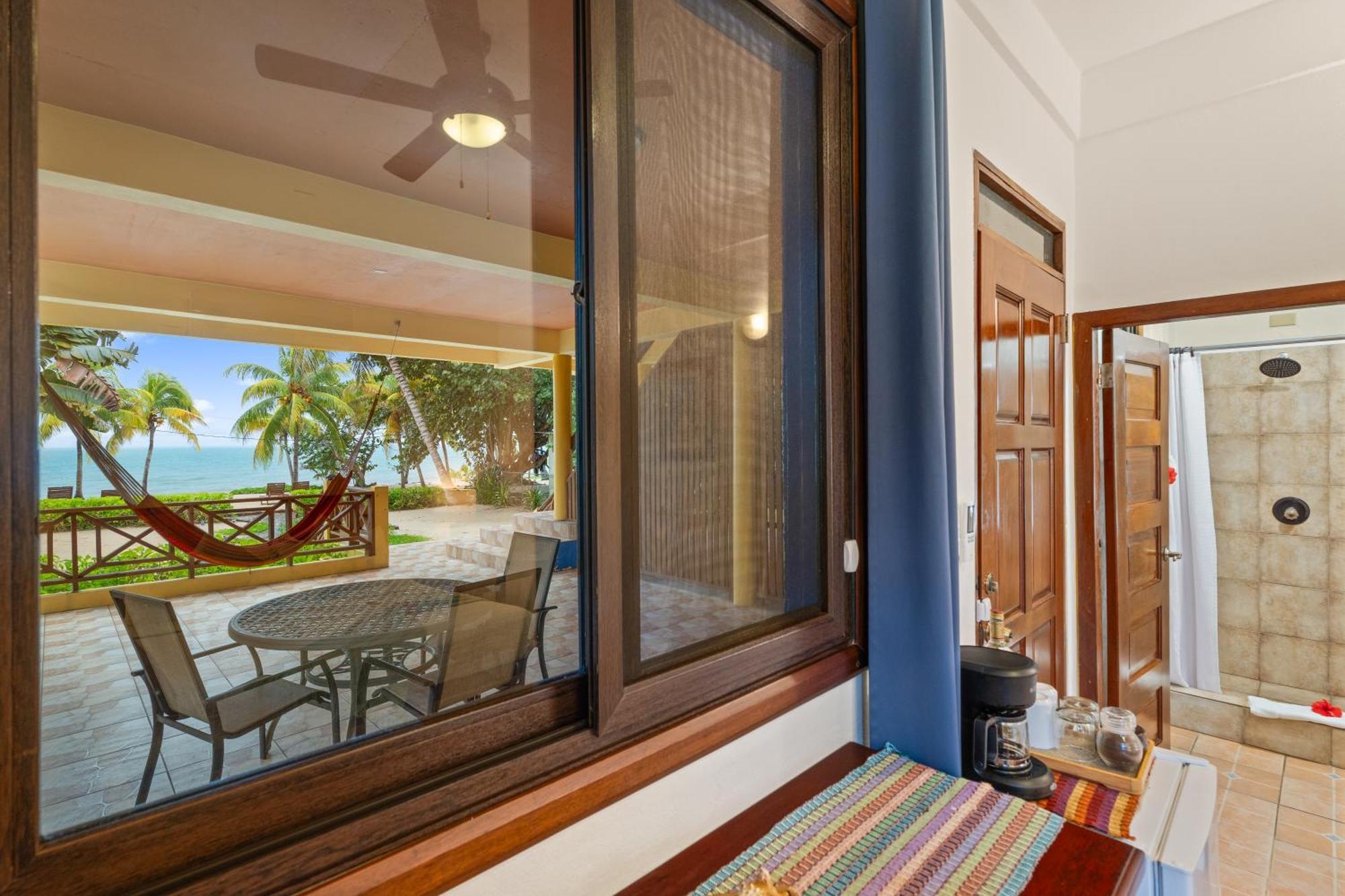 Coconut Row Boutique Hotel Hopkins Room photo